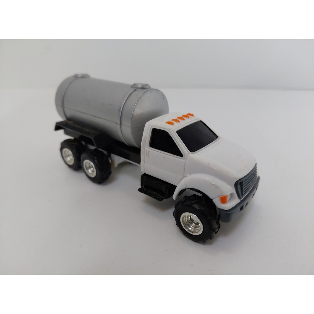 Ertl Fertilizer / Water Truck  Less Boom  # 3097Q00 ‎  1/64 Scale
